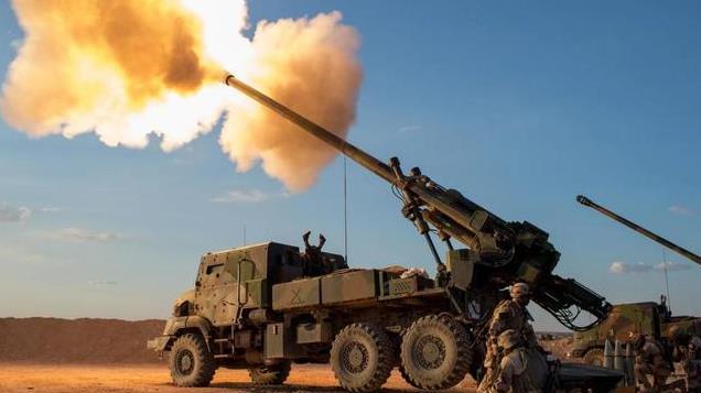 首战即崩盘，法国机械旅1700百人成逃兵，马克龙震怒