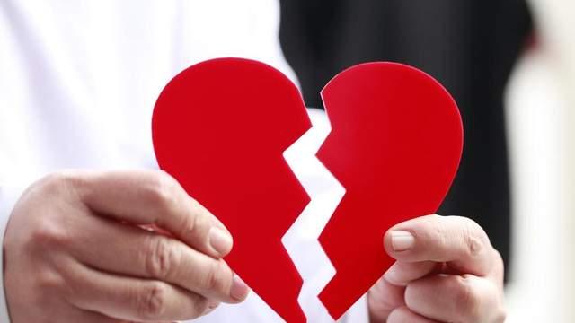 订婚加名反被告？三招教你守住婚前房产