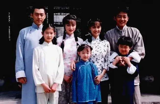 他俩和她俩同台，提醒我要把《还珠格格》写完
