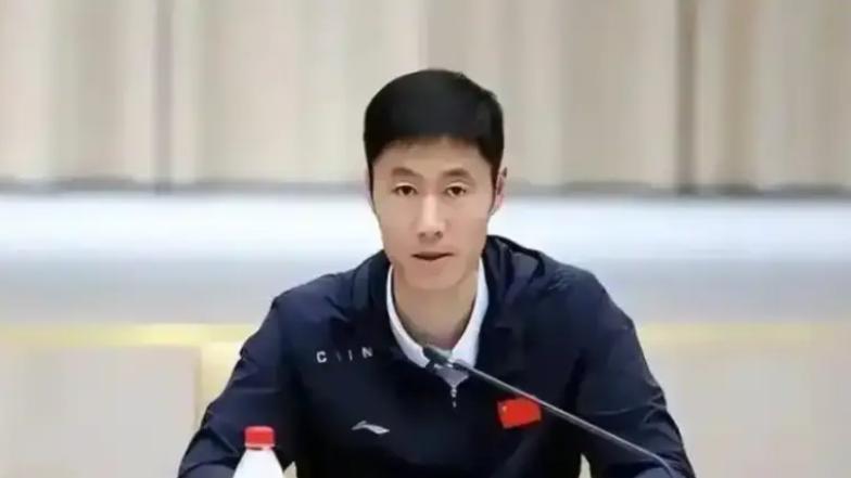 万万没想到，接替刘国梁的王励勤没火，“白富美”妻子已红到起飞