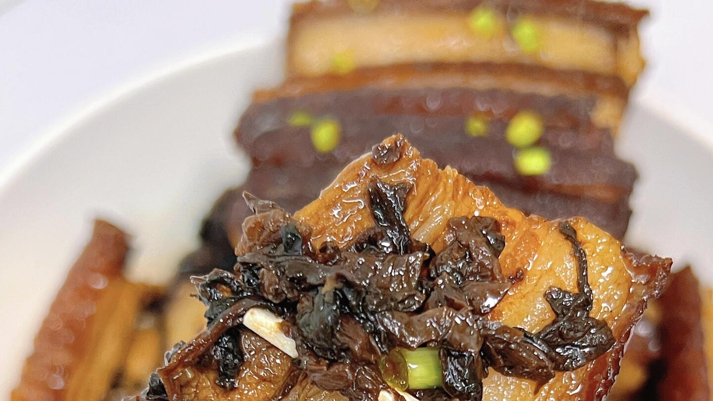 梅菜扣肉：肥而不腻，让你轻松变身大厨！