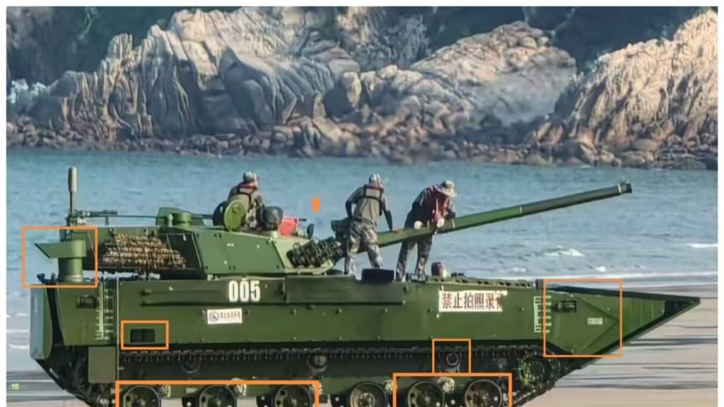 中国新一代两栖突击车曝光：装备新型105毫米炮，性能全面提高！
