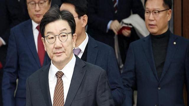 权性东：没有调查权限和力度…案件必须移交警方