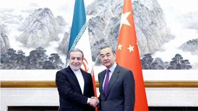 宣布战争结束后，伊朗心里没底，致电中方求支招，王毅一句话说透