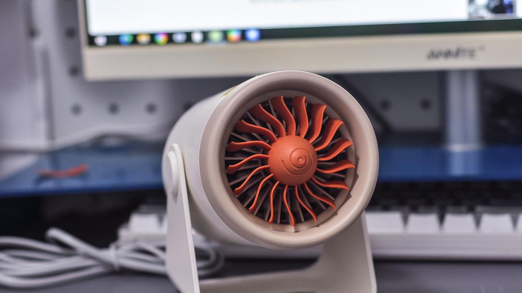 冬日赶稿不冻手！西圣 Warm Mini 暖风机2 秒速热， 静音创作暖意拉满​