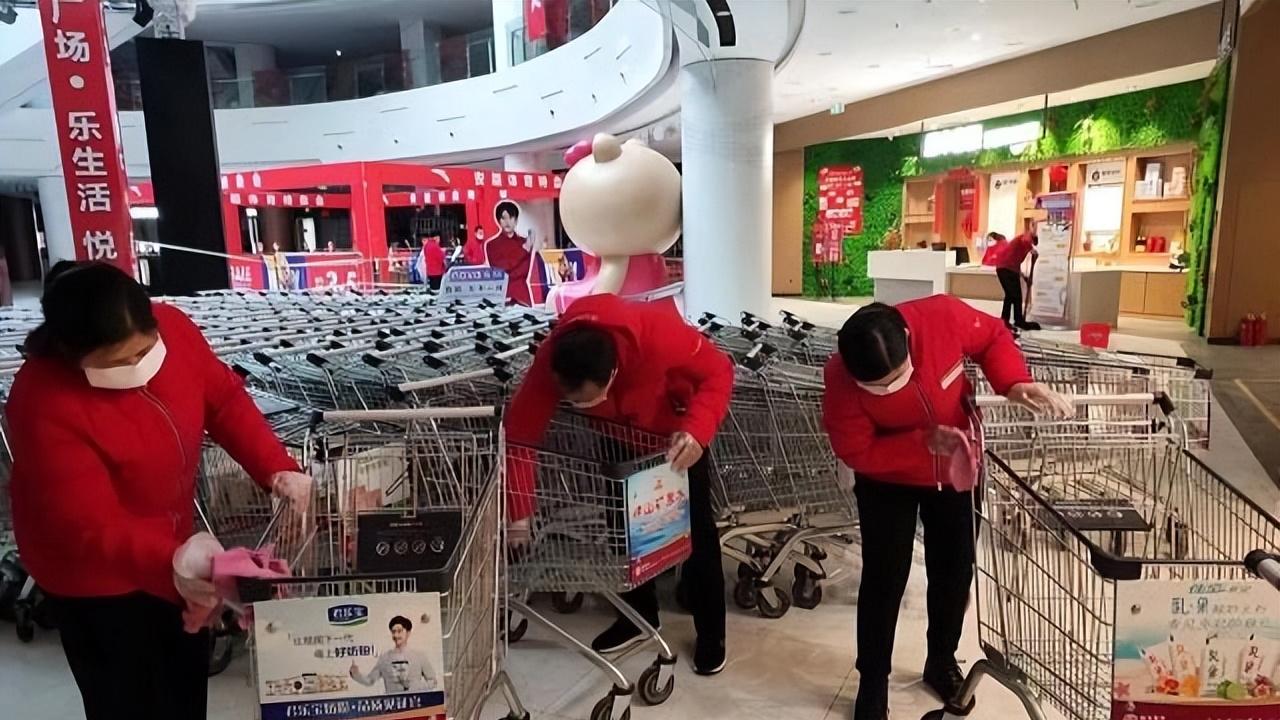 国内很多超市员工月薪只有2千左右，为何还有人愿意干？来看内行人怎么说