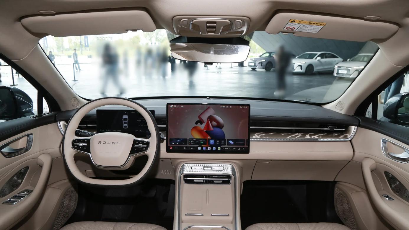 低配就有160公里纯电续航，十万内B级车局面复杂，荣威M7 DMH解读