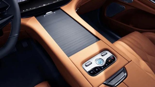 星途揽月C-DM全球首发，混动SUV新选择，科技与性能再升级