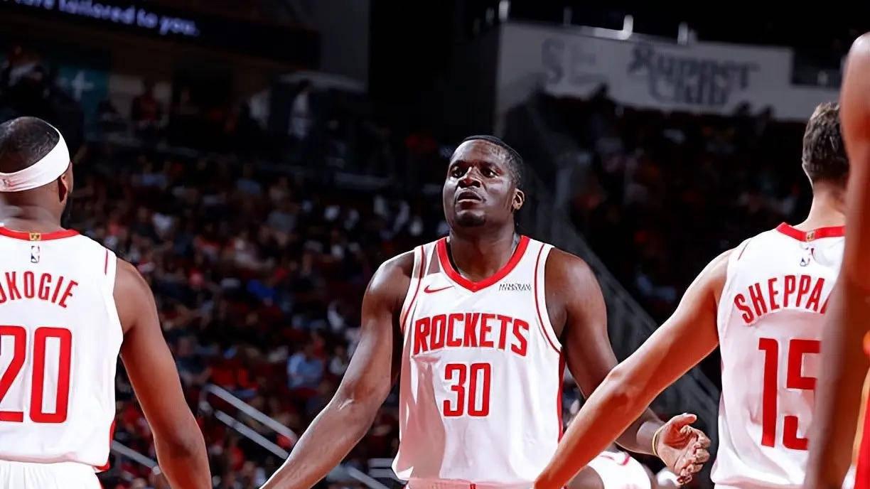 第三中锋18分钟12板，这就是联盟最强内线轮换的实力，火箭命真好