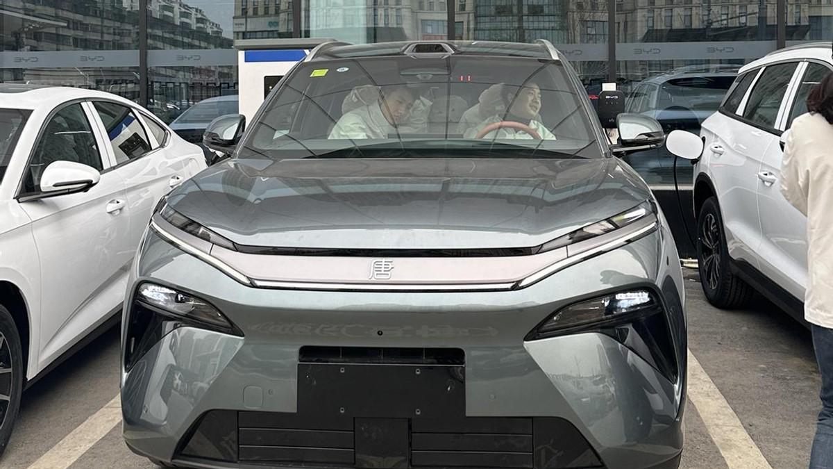 全新唐L实拍，预计4月上市，车内配冰箱，价格会有惊喜？