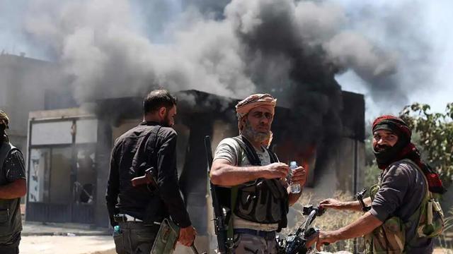 东南亚大战一触即发！13条战线同时开打，美卫星捕捉到异常集结