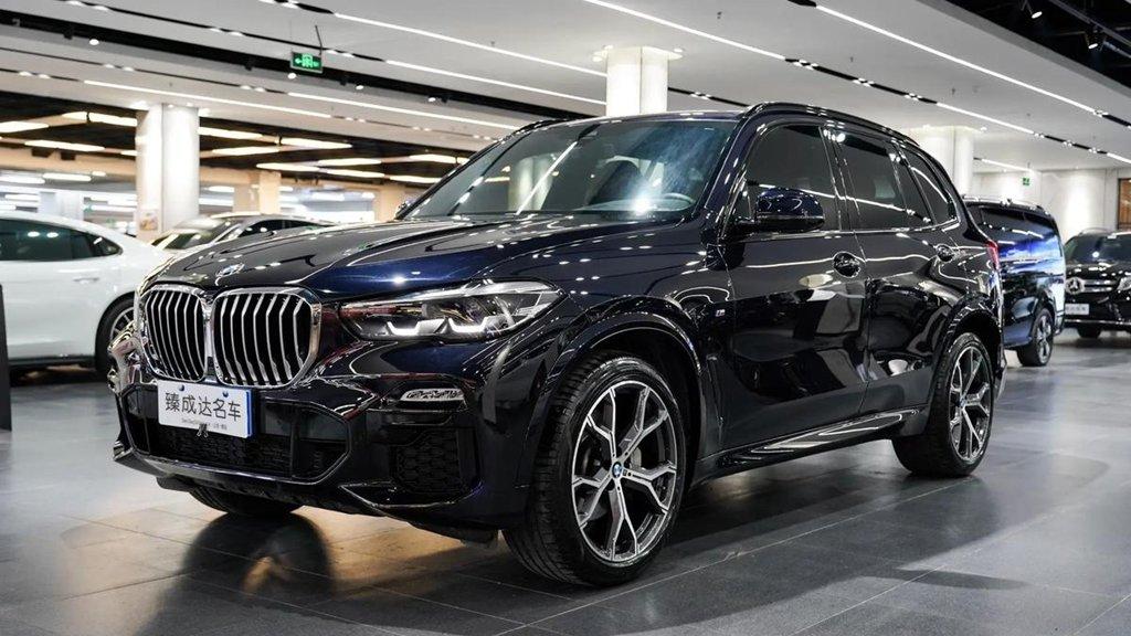 宝马X5自动驾驶升级，车道保持精度优化，长途驾驶疲劳感降低