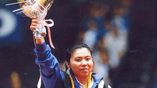 邓亚萍十五年坚守：小球转动乡村孩子的梦想