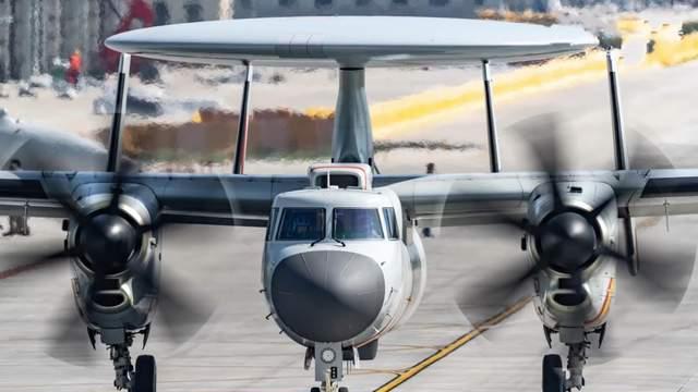 沈飞官文暗藏玄机：预警机与航母的艰难磨合，空警600难登辽宁舰