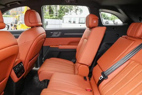 "旅行小房车"来了！配双冰箱+7座，捷途山海L7 PLUS香不香？