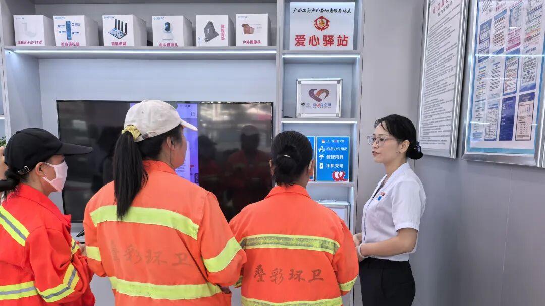 桂林移动：“双节”关爱，暖到了