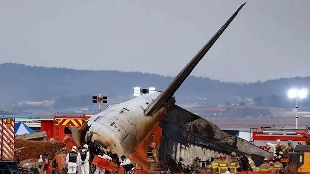 美论坛：为什么中国飞机在空中挡风玻璃破裂了，却还能安全返航？