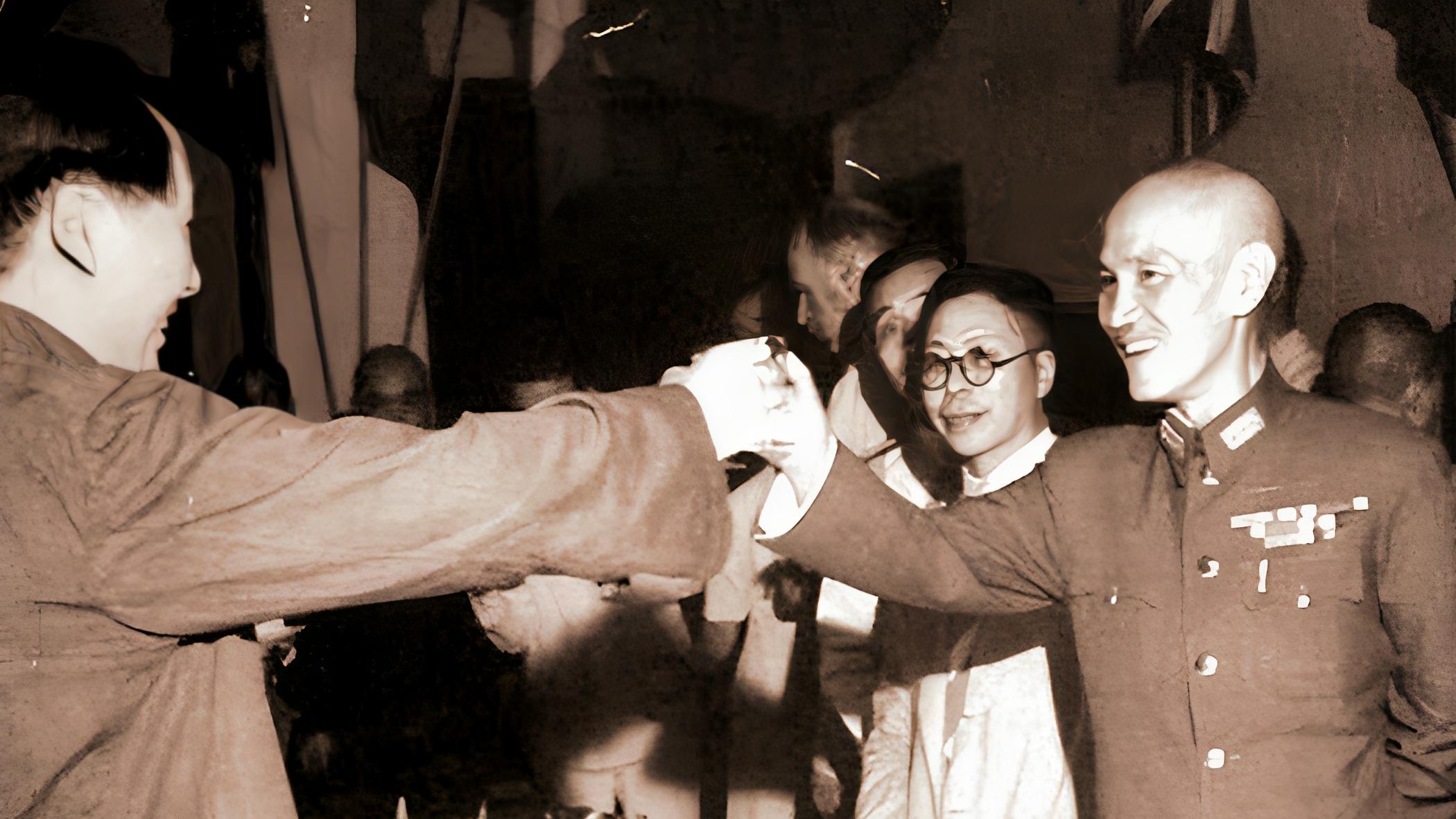 如果1945年重庆谈判毛泽东未能返回延安，历史会如何改写？