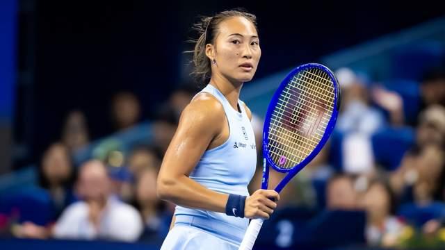 0-2！中国莎娃爆冷出局，3位金花仅1人晋级，郑钦文跌出世界前10