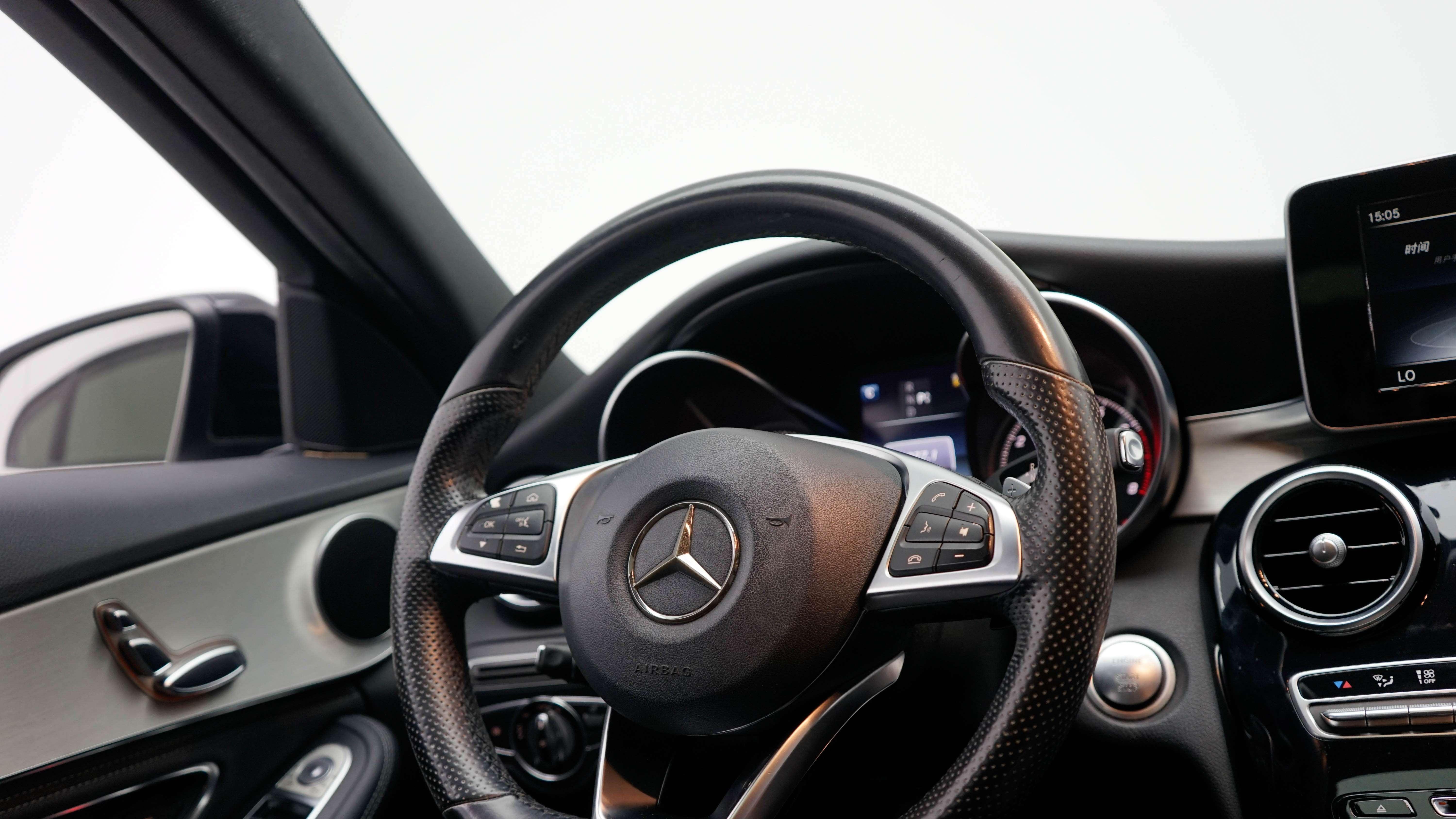 15年奔驰C200运动版，一手车况，4.5万公里，11万圆你奔驰梦