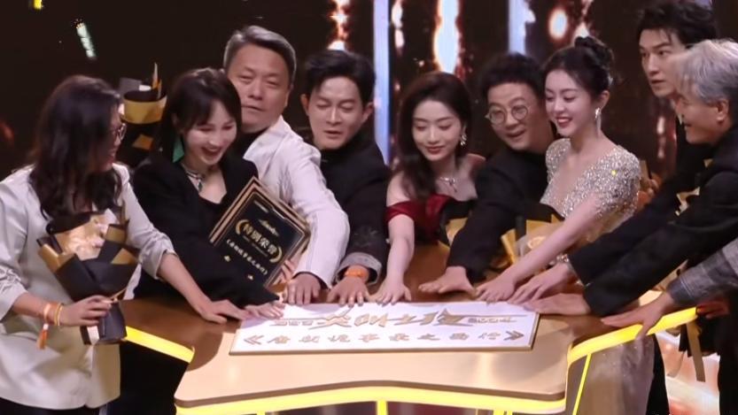 换发型比发胖更可怕，颜值降低是小事，秦岚马伊琍简直像换了张脸