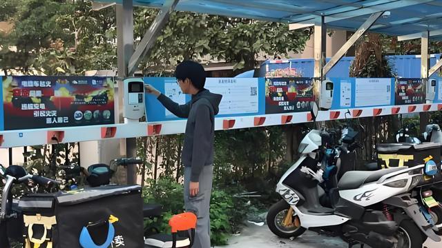 电动车拉线充电隐患多，为何屡禁不止，行内人揭秘背后成本账