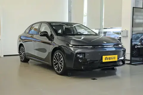 纯电车10万出头就能买？实测零跑B01，续航、空间、配置都拉满