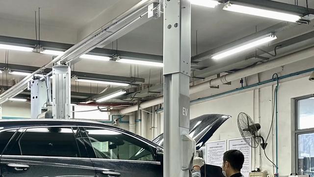 就想换个机油没想到，4S店保养套路大揭秘：3招教你避开！