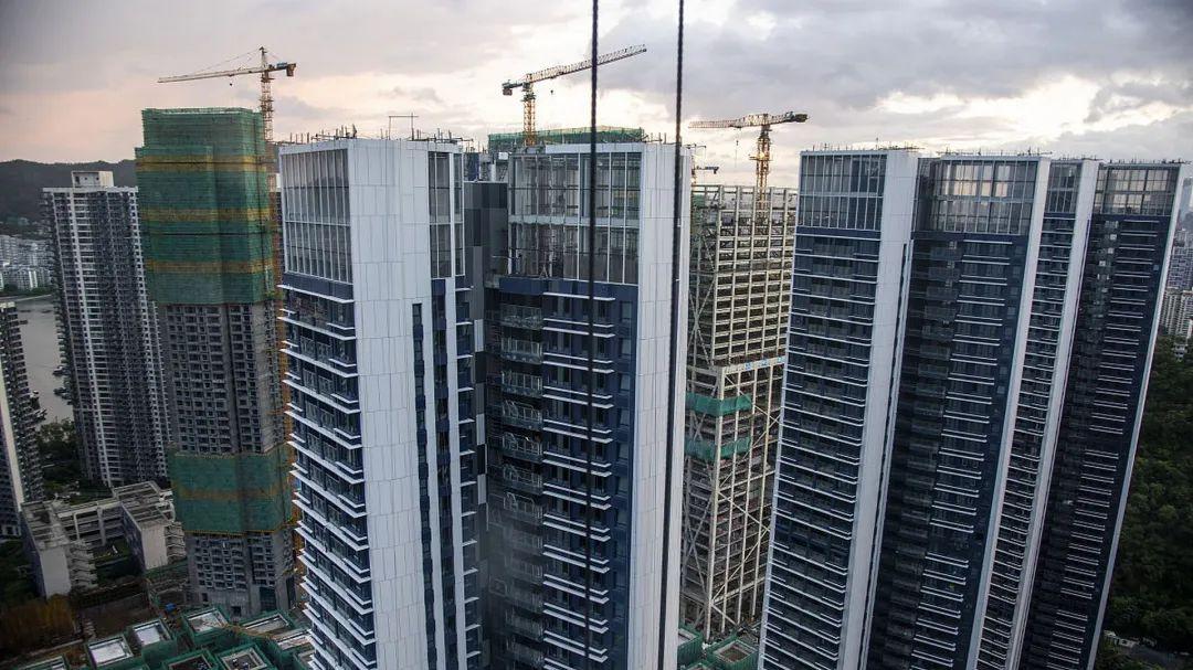 《2025年楼市调整压力显现：1.5亿房贷群体或面临财务挑战》