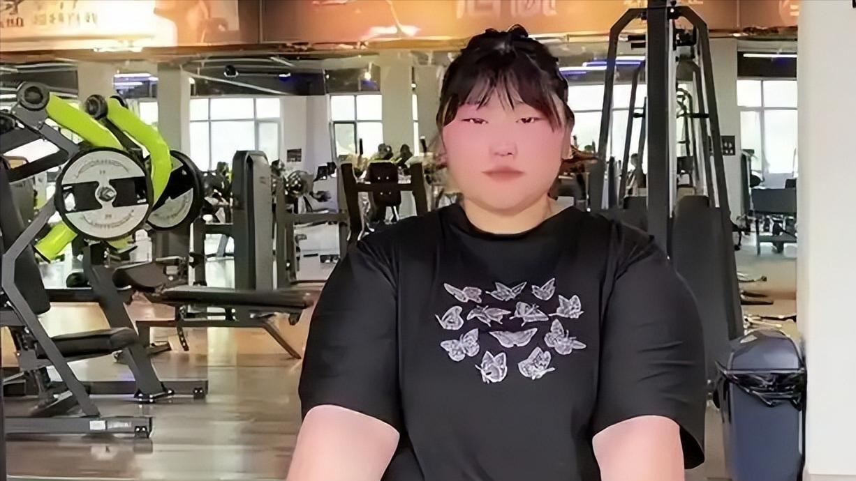 大衣哥不再回避，坦白儿女“生理问题”的真相，否则不会出此下策