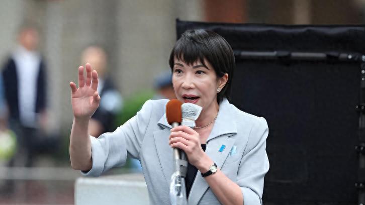 政治警告无效，中国对高市的经济“组合拳”刚开始，能否打残？