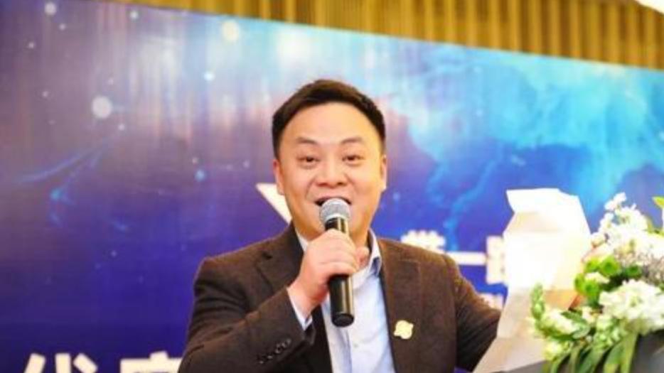 全部卖完了！中山老板接班22年，亲手败光了几十亿家族资产