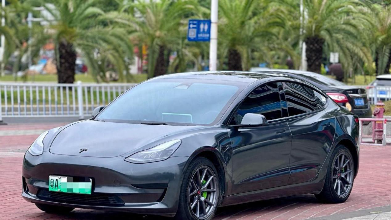 16万体验6秒级电动轿跑，2022款特斯拉Model3后驱版