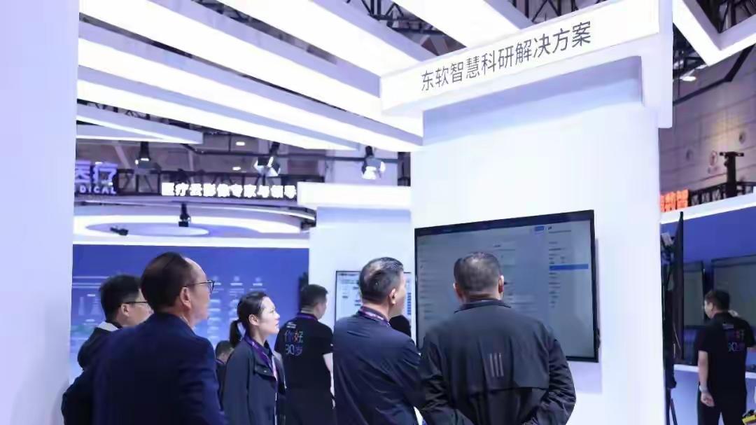 大厂“卷”智慧医疗生意，需要怎样的破局者