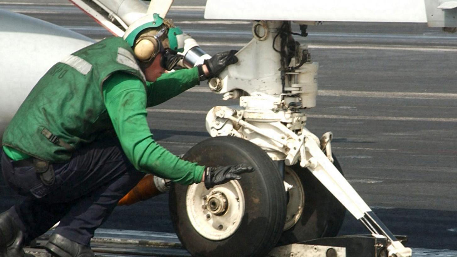 当代美军的黄崖洞兵工厂，确保最后的40条蒸汽弹射器没彻底报废？