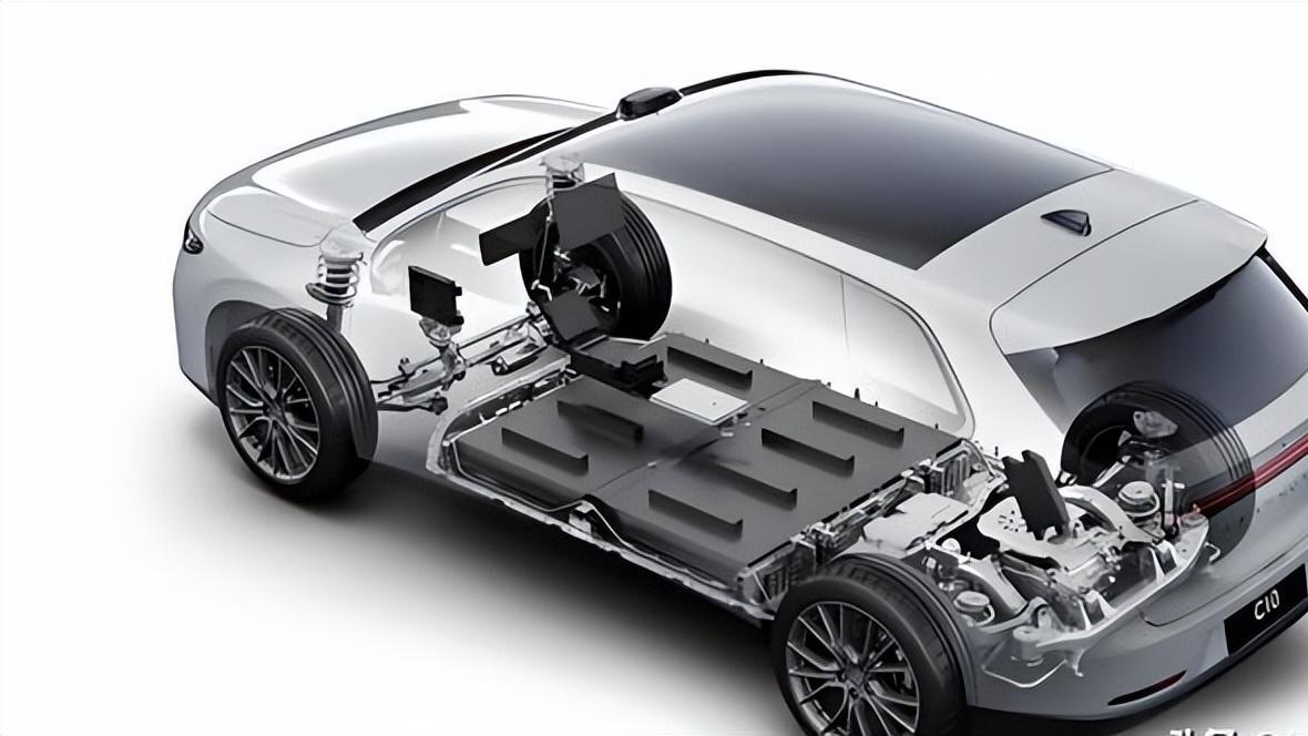 新能源汽车的问世化解了燃油车的底盘缺陷？业内人士揭开真相，太真实