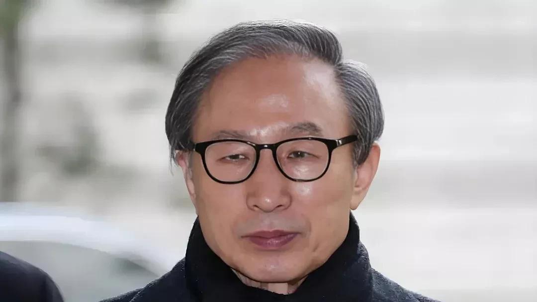 李在明清算尹锡悦的手段，比文在寅更毒辣，让朴槿惠情何以堪！
