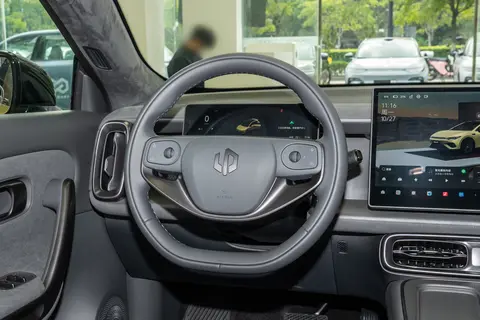 零跑这台新车"玩具属性"拉满！年轻人别错过