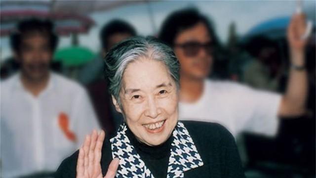 告别，深情，永远：王光美先生葬礼与两位特型演员的无声悼念