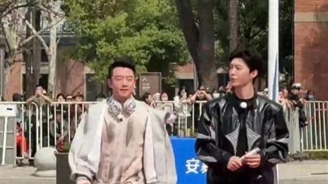 《奔跑吧》第13季开播，红毯直播看点十足！明星阵容耀眼夺目！