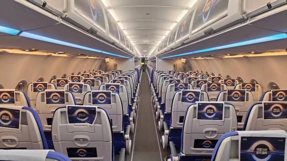 深航鸿蒙星光盛典主题航班已启航，高空解锁沉浸式“科技盛宴”