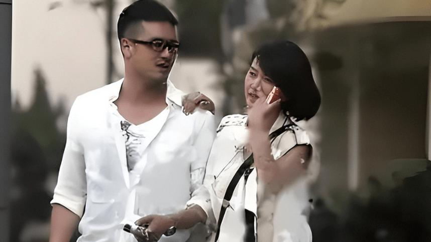原来是他娶了谭维维！被誉为“不老男神”，曾在海拔5600米上求婚