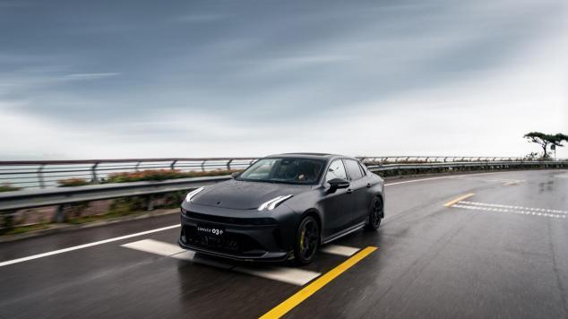 赛道劈弯与街头驰骋皆宜？领克03家族表示这才叫全能