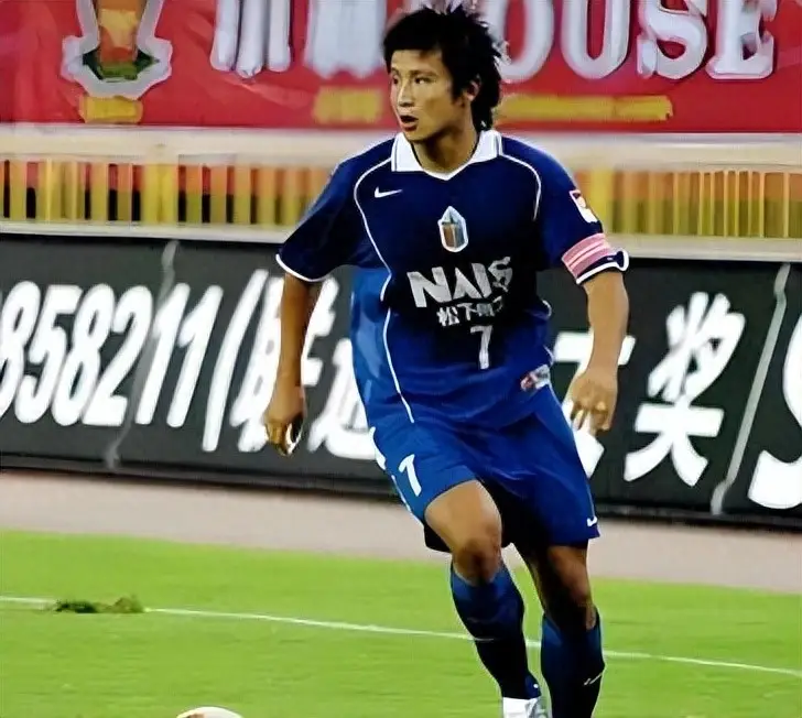 谁是国足左路守护神？回顾中国足球历史上那些“有名字”的左后卫