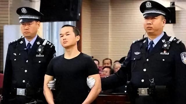 2018年，张扣扣向王家复仇，唯独不杀王自新妻子：她有不死的理由