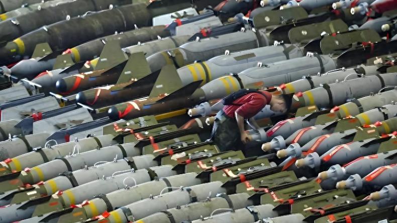 CNN惊叹中国导弹产能“暴兵”，这盘大棋的逻辑就是“明牌吓”!