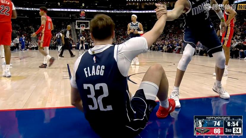 6分惜败！浓眉35+17+2，克莱半场5记三分，赛后锡安一把抱住弗拉格