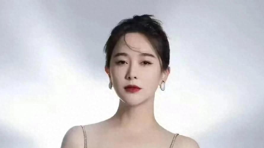 左小青穿瑜伽裤健身，身材真是中年女星天花板，没有一点赘肉