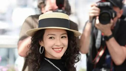 路人的镜头，暴露了章子怡的真实颜值，李安的话，终于有人信了