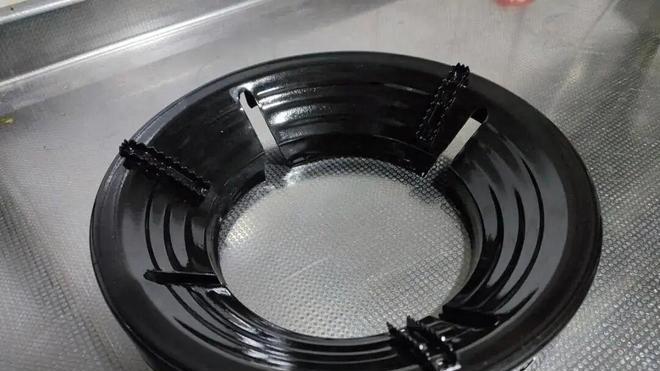 建议扔掉！燃气灶上别再放这种“节能神器”了，是真的不安全